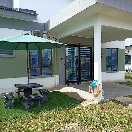 Aisya Homestay Bajet Karak Setia Eksteriør bilde